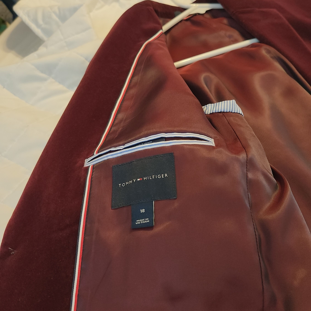 Tommy Hilfiger Burgundy Velvet Blazer - Picture 6 of 7